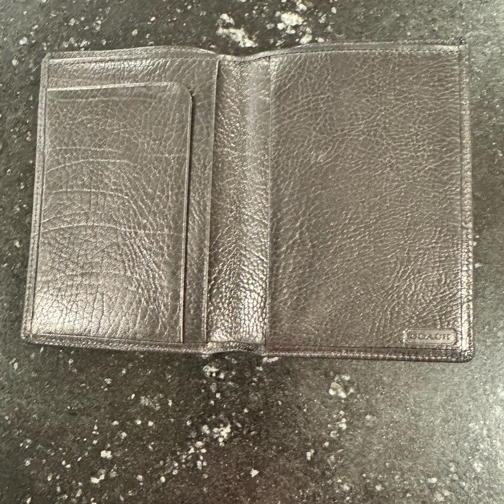 Coach wallet and passport holder - Picture 2 of 6